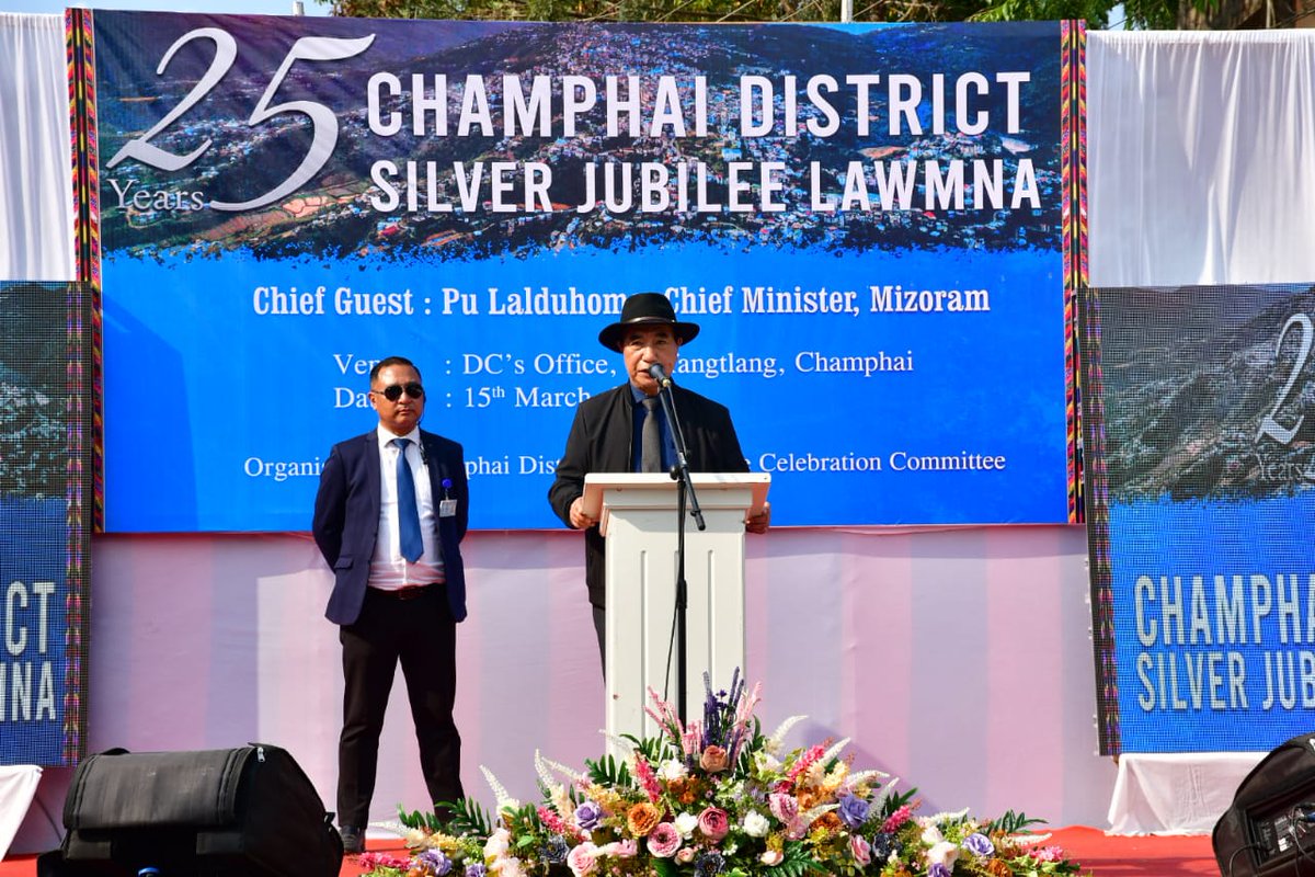 Vawiin khan Chief Minister Pu Lalduhoma chuan Champhai District Silver Jubilee lawmna, Champhai DC Complex-a buatsaih chu khuallian niin a hmanpui. Chief Minister hi a nupui Pi Liansailovi chuan a tawiawm a ni. Report kimchang dipr.mizoram.gov.in ah