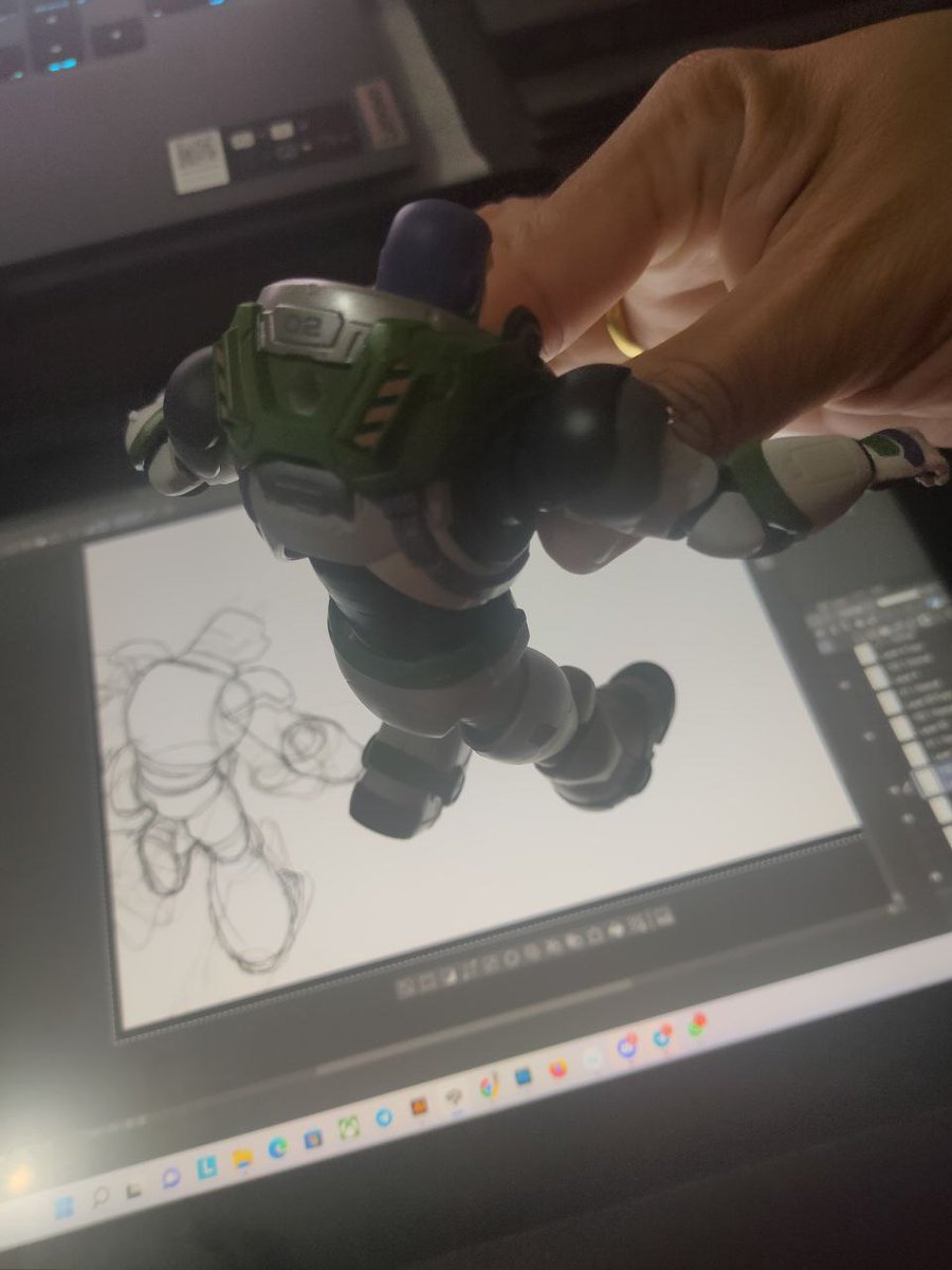 A fun development fact; in the studio we often use Buzz Lightyear as a model for $CPTINU poses due to its similar armour shape.  Do you recognize this panel?

#buzzlightyear #pixar #metariftstudios