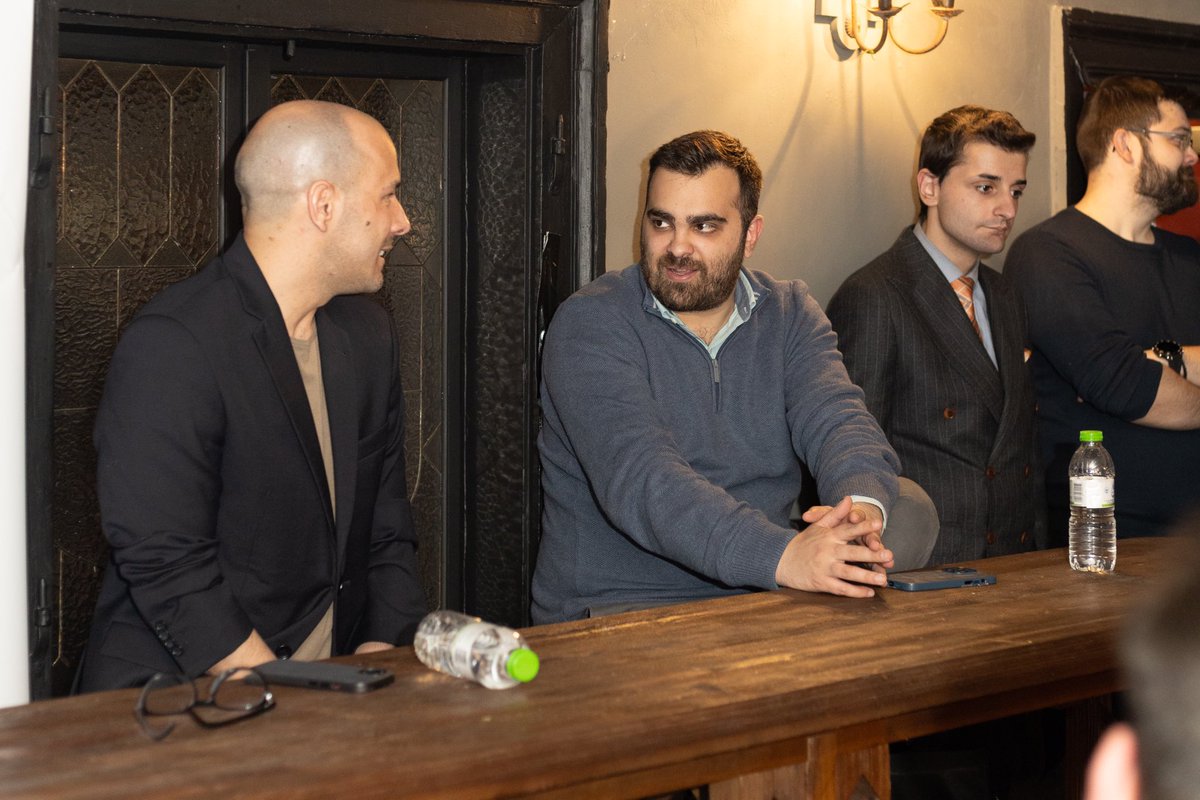 ONNED's tweet image. Με μαζική συμμετοχή πραγματοποιήθηκε η 2η «Αντι-SOS» συζήτηση, με θέμα «Start – up: Από τη σκέψη στην υλοποίηση» και καλεσμένο μας τον Βασίλη Στενό, Ιδρυτή και CEO της βιοτεχνολογικής deeptech science εταιρείας «Solmeyea».

👉🏻 tinyurl.com/y74px83b