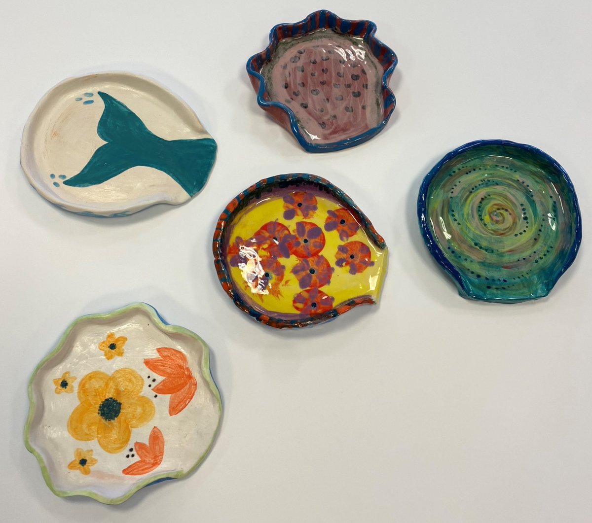 alloa_artdept's tweet photo. How fab are these?! Some recent clay creations from the Alloa Community Pottery Group session. Keep an eye out on here to see more details about the next session which will run at the end of May 🩷🎨 https://t.co/gnWZchQ0CN