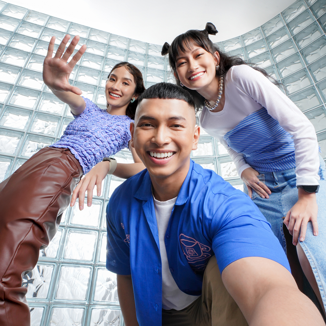 Digital money worth 1mio for 2 winners are up for grab!

Tell us how you flip and selfie: High angle with #GalaxyZFlip5 or low angle with #GalaxyZFold5? Reply this with hashtags #TogetherWithZ #JoinTheFlipSide

Period until 31 March 2024