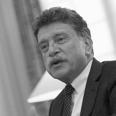 20 ans de la loi du 15/03/2004 encadrant le port de signes religieux dans nos écoles publiques. Michel Lalande, resp. de la commission République laïque revient sur ce tournant historique. Restons vigilants et engagés pour la #laicité Lire : lelaboratoiredelarepublique.fr/publications/l… @jmblanquer