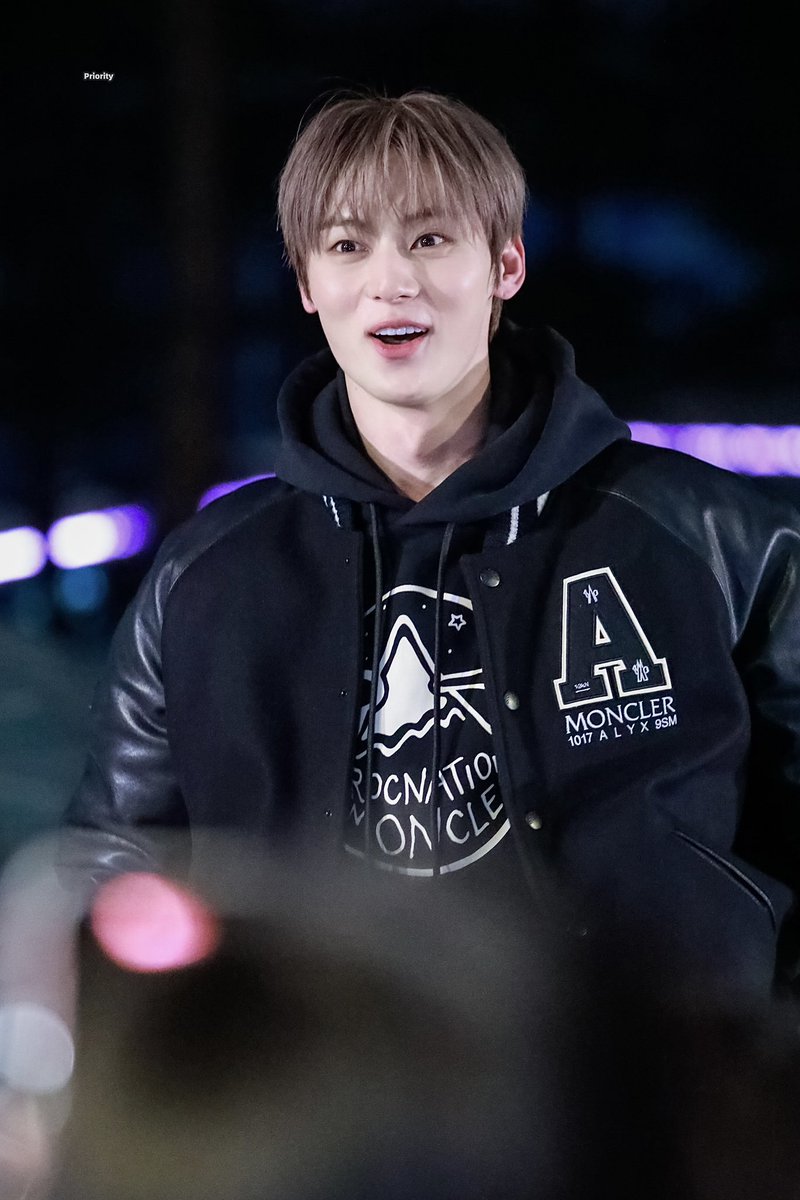 Priority89's tweet image. 240314
황도들 삶 속에 큰 존재로 자리하고 있는 황도대장
다시 만나는 날만 생각하면서 지낼게🍑🧡

#황민현 #HWANGMINHYUN
#민현 #MINHYUN
#HAPPY_12th_ANNIVERSARY
#황도들의단짝데뷔12주년 🍑🌸