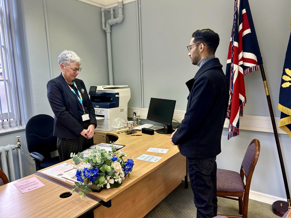 We're so proud of our 3rd year historian and Sanctuary Scholar, Asif, on being awarded his British citizenship this week. Asif arrived in Somerville as an unaccompanied minor having left Afghanistan in 2016 and travelled alone across Europe. He is our first UG Sanctuary Scholar.