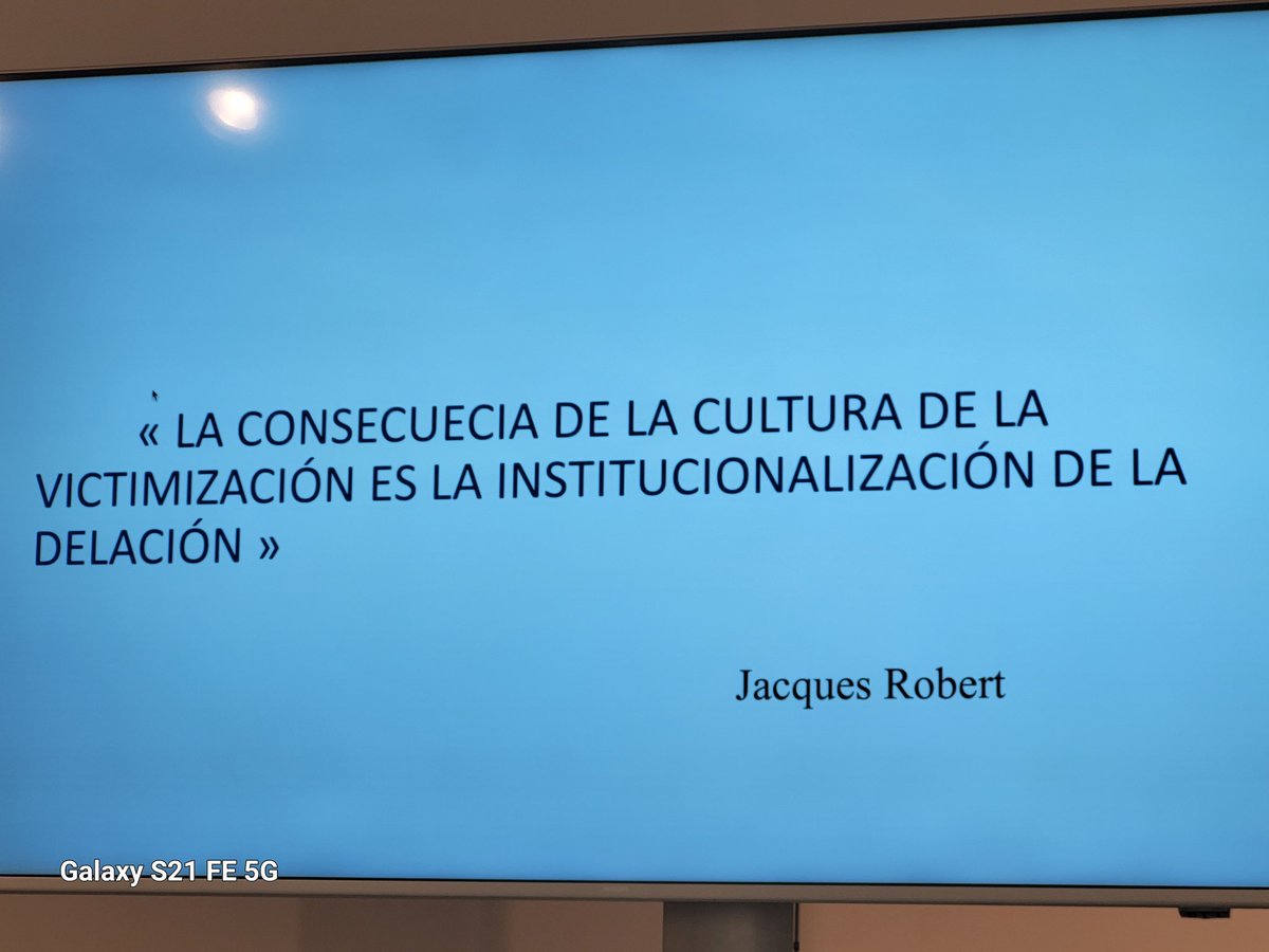 LauraFreixas (@laurafreixas) on Twitter photo La izquierda está encantada con la "cultura de la cancelación" porque es mucho más descansado afirmar tu superioridad moral poniendo un tuit contra alguien que asaltar el Palacio de Invierno, dice <a href="/RosaRMagda/">Rosa M Rodríguez Magda</a> La izquierda está encantada con la "cultura de la cancelación" porque es mucho más descansado afirmar tu superioridad moral poniendo un tuit contra alguien que asaltar el Palacio de Invierno, dice <a href="/RosaRMagda/">Rosa M Rodríguez Magda</a>