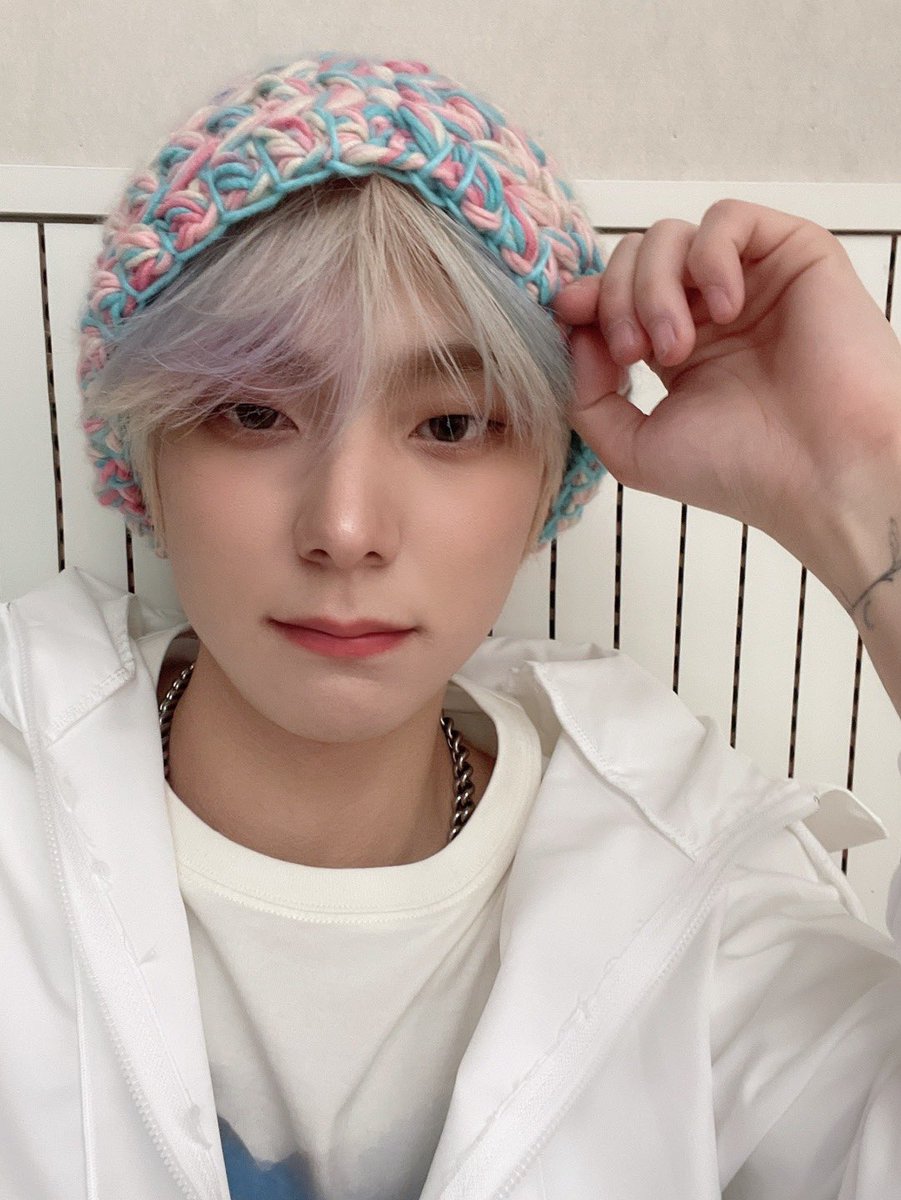 OmegaX_members's tweet photo. [#OX]

디토디토 🐰🍬🍭

#OMEGA_X #오메가엑스 
#제현 #JEHYUN https://t.co/vQjAVmfLBv