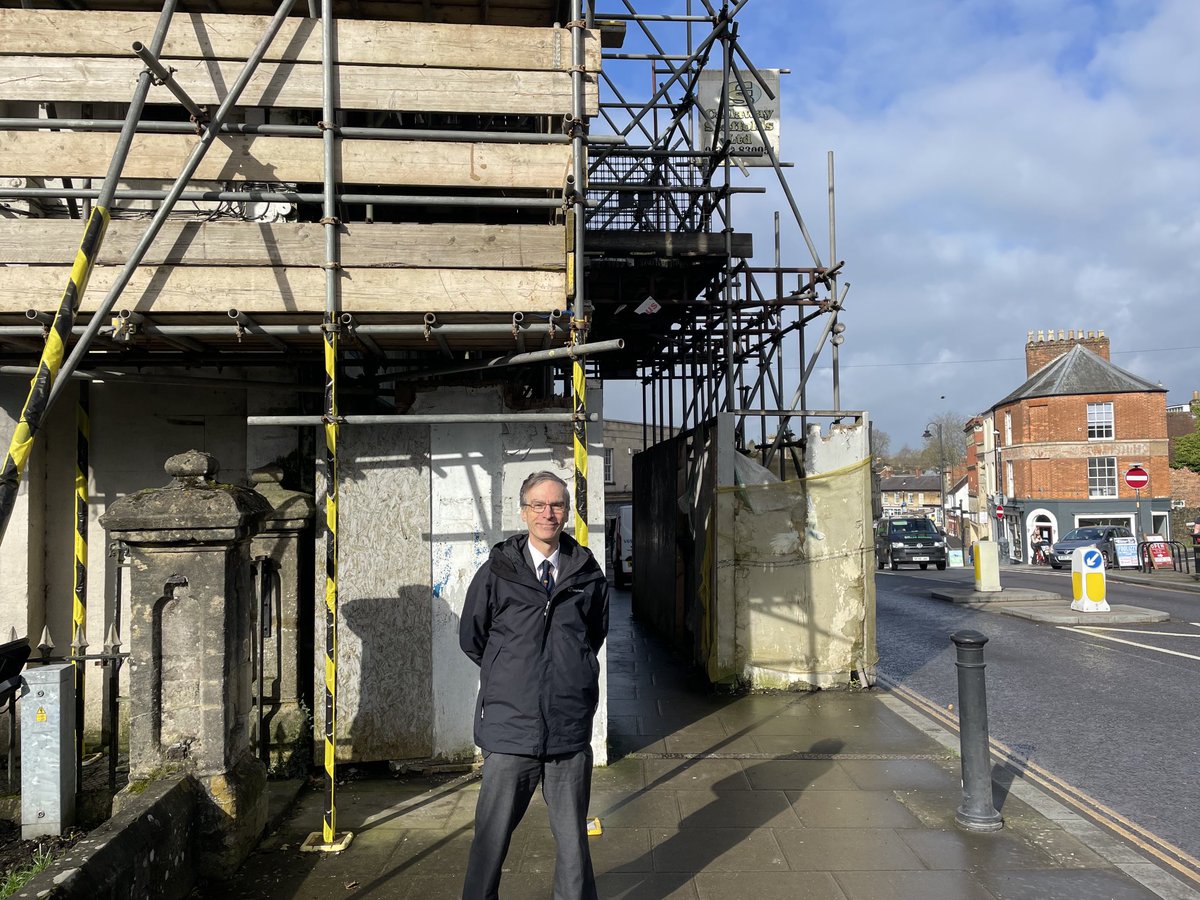 Rejoice! Demolition work starts on 3 High Street Warminster. Good to discuss on site with contractors Lawsons of Swindon just now.