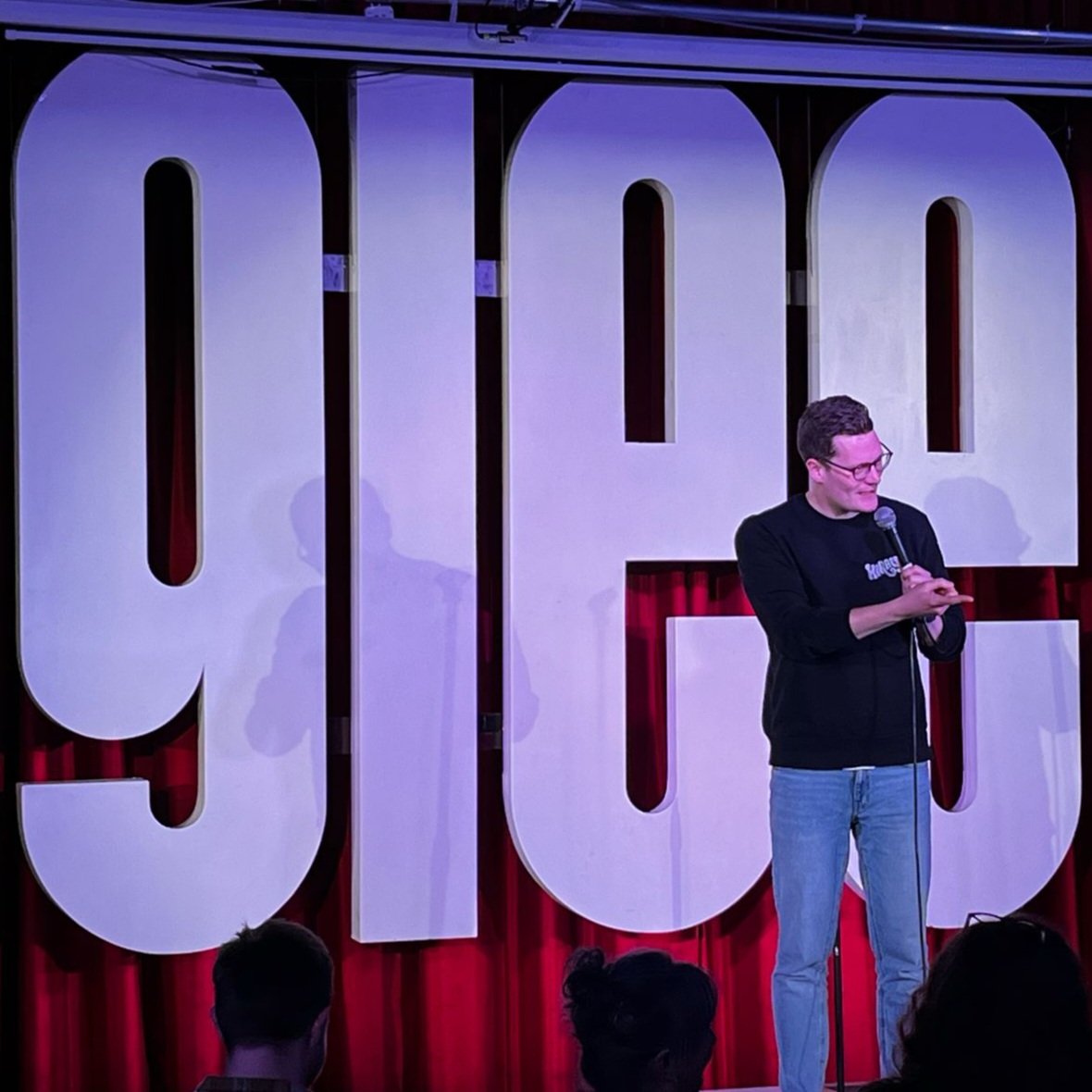 GleeClubCardiff's tweet image. It was a great start to our weekend comedy last night with another brilliant rendition of All In Comedy 🙌

Diolch @comedylopez, @robinjaymorgan, @OnlyJoshing &amp;amp; @pthornecomedian for the laughs 👏

There's still plenty to come over the next couple of days 🎟bit.ly/CardiffWeekend…