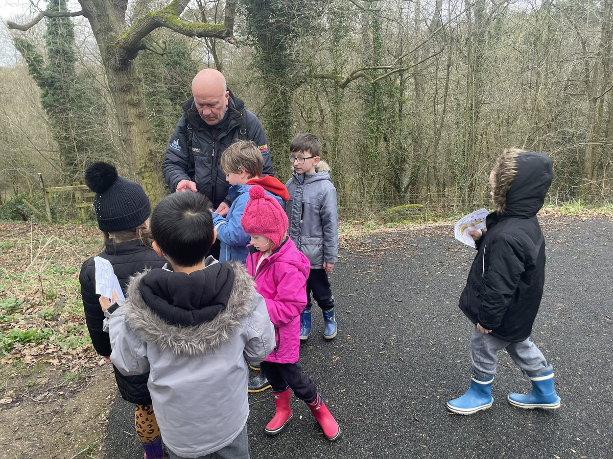 Boating and orienteering for us this morning at Pleasley Vale…🛶🍂🍃 @stjs_staveley #healthandwellbeing