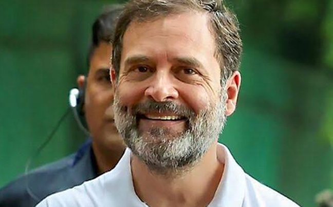 siddumurthy26's tweet image. Vinay saar,

Will You hire #RahulGandhi as an #InsightsIAS faculty?

Never in a million year right!

If so, why are you accepting him as leader &amp;amp; working to impose him as PM of India?

ರಾಜಕೀಯ ಪ್ರವೇಶದ ಬಾಗಿಲಲ್ಲೇ
ದೇಶವನ್ನು ಅಧಃಪತನಕ್ಕೆ ತಳ್ಳುವ
ಈ ನೈತಿಕ ಕುರುಡುತನ ತಮ್ಮಲ್ಲಿ
ಏಕೆ?
@vinaygb