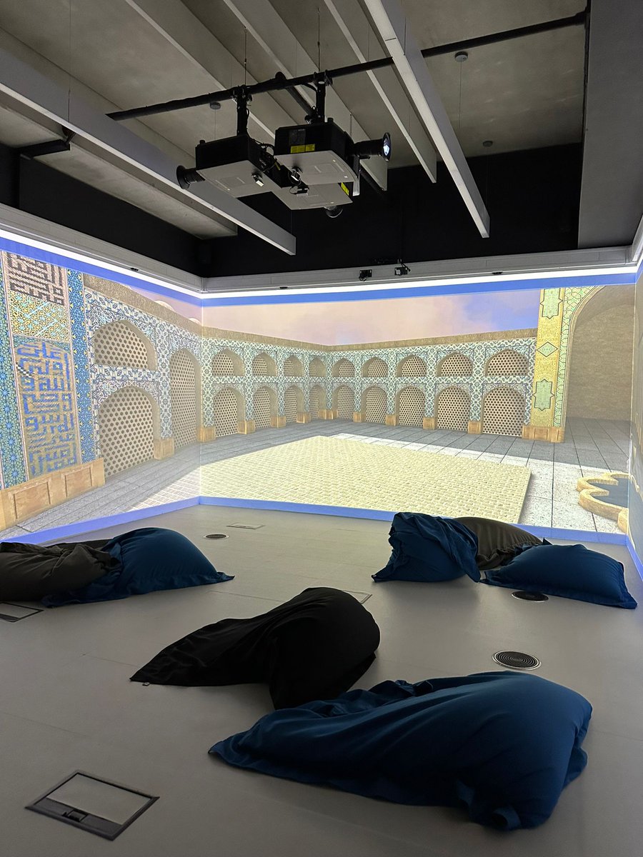 🌙 RAMADAN IFTAR EVENT 🕌

This week our amazing staff created an Iftar Event at the bottom of the Brooks Building Spanish Steps, and you can see below how beautiful it was!😱

We are so proud of our MMU family creating such a wonderful evening, and here’s to many more to come!🤩