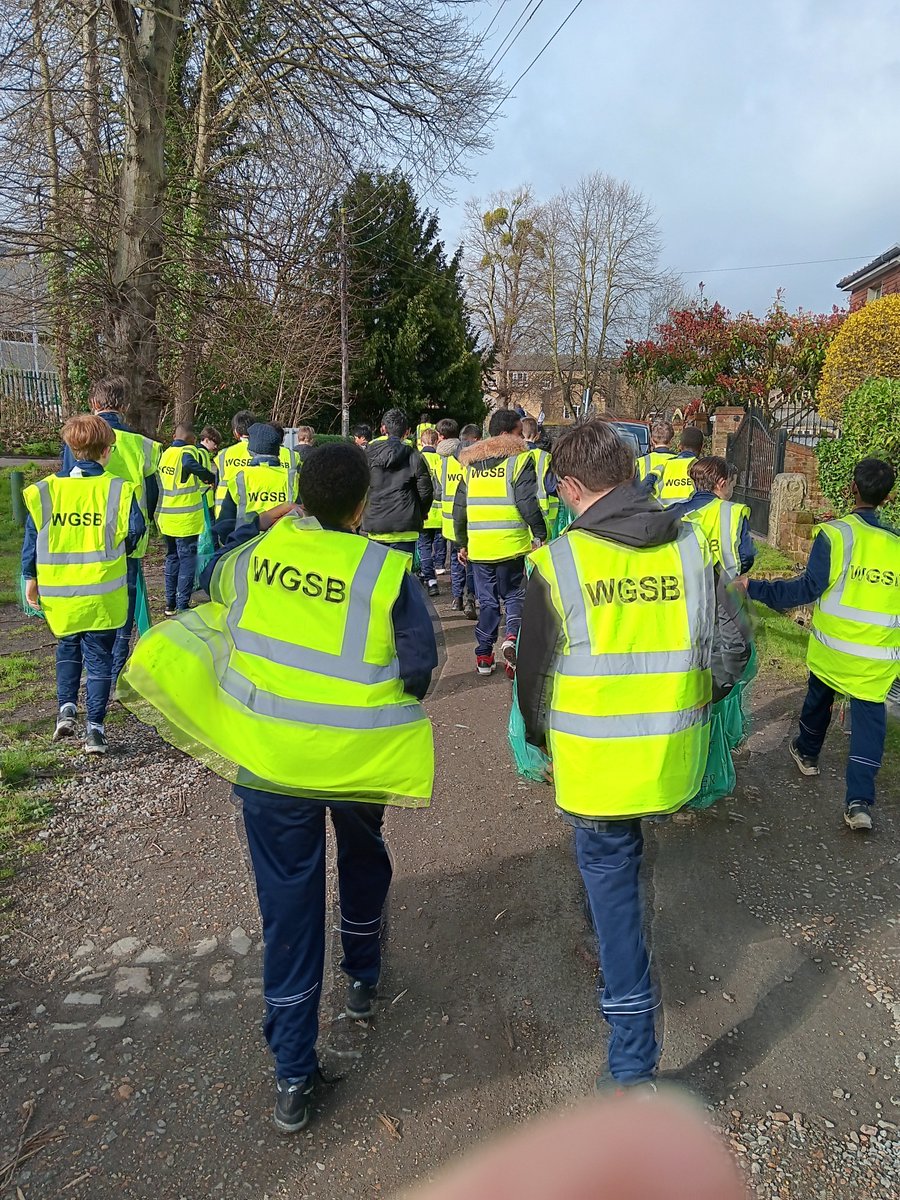 wilmingtonboys's tweet image. Year 7 took part in the Great Dartford Schools Litterpick today.  Thank you to all locals who stopped to encourage and support our students! @Kent_Online
@MayorofDartford @KeepBritainTidy