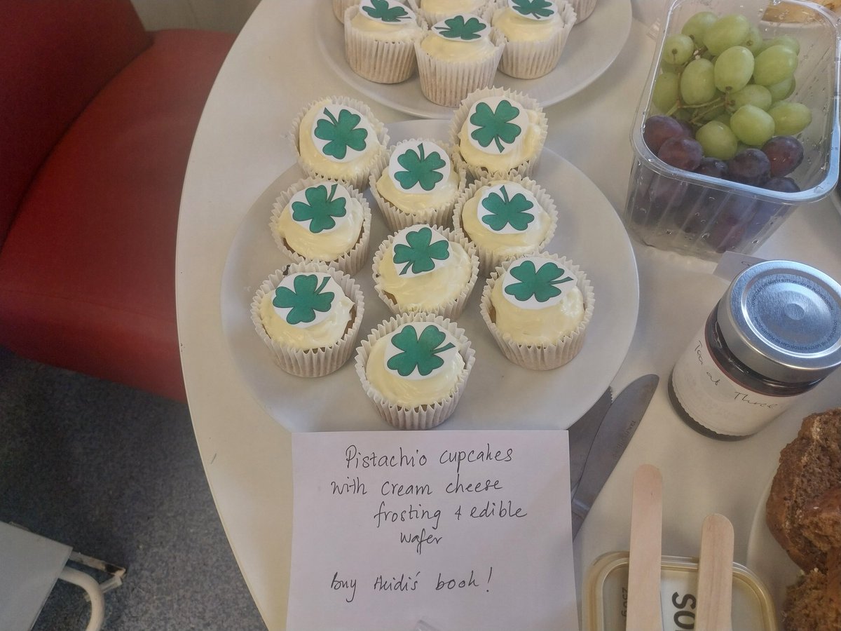 heidi_ed's tweet photo. How good are these #StPatricksDay cupcakes that my #PartnerInCake - Elisha baked for #TeaAt3.
I took the opportunity to advertise my #MurderMystery
If you want to find out more about the book go to
https://t.co/FYxDEccEeB
If you want a #CupCake - sorry they are all gone. https://t.co/RsxqbFTwO7