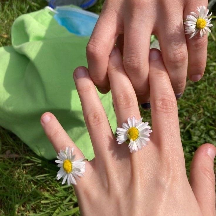 themaxine2005s's tweet photo. ⠀⠀⠀⠀𝟭𝟰𝟬𝟯𝟮𝟯 / ─── @bego0dbebad 

⠀⠀he says, will you be my 𝙫𝙖𝙡𝙚𝙣𝙩𝙞𝙣𝙚? ── mmhm, and i say yes 🐕💥

⠀⠀⠀⠀⠀those sparkling eyes, how can i resist? https://t.co/QtQ8ylEjlc