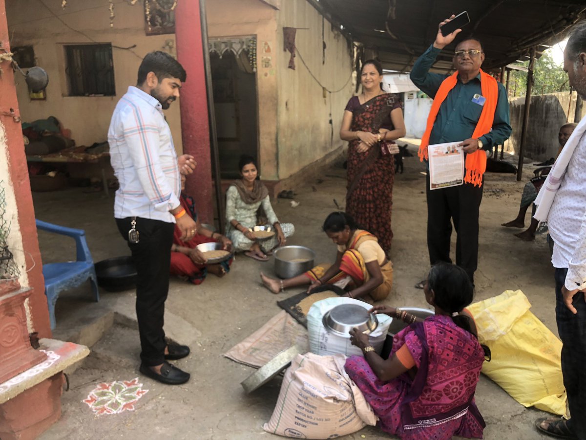 sagar_gotmare's tweet photo. 📍पाचगाव
लाभार्थी संपर्क अभियान..!!@cbawankule @SudhirParweBJP @SudhakarKohale @RohitParwe https://t.co/3lr773XFdo