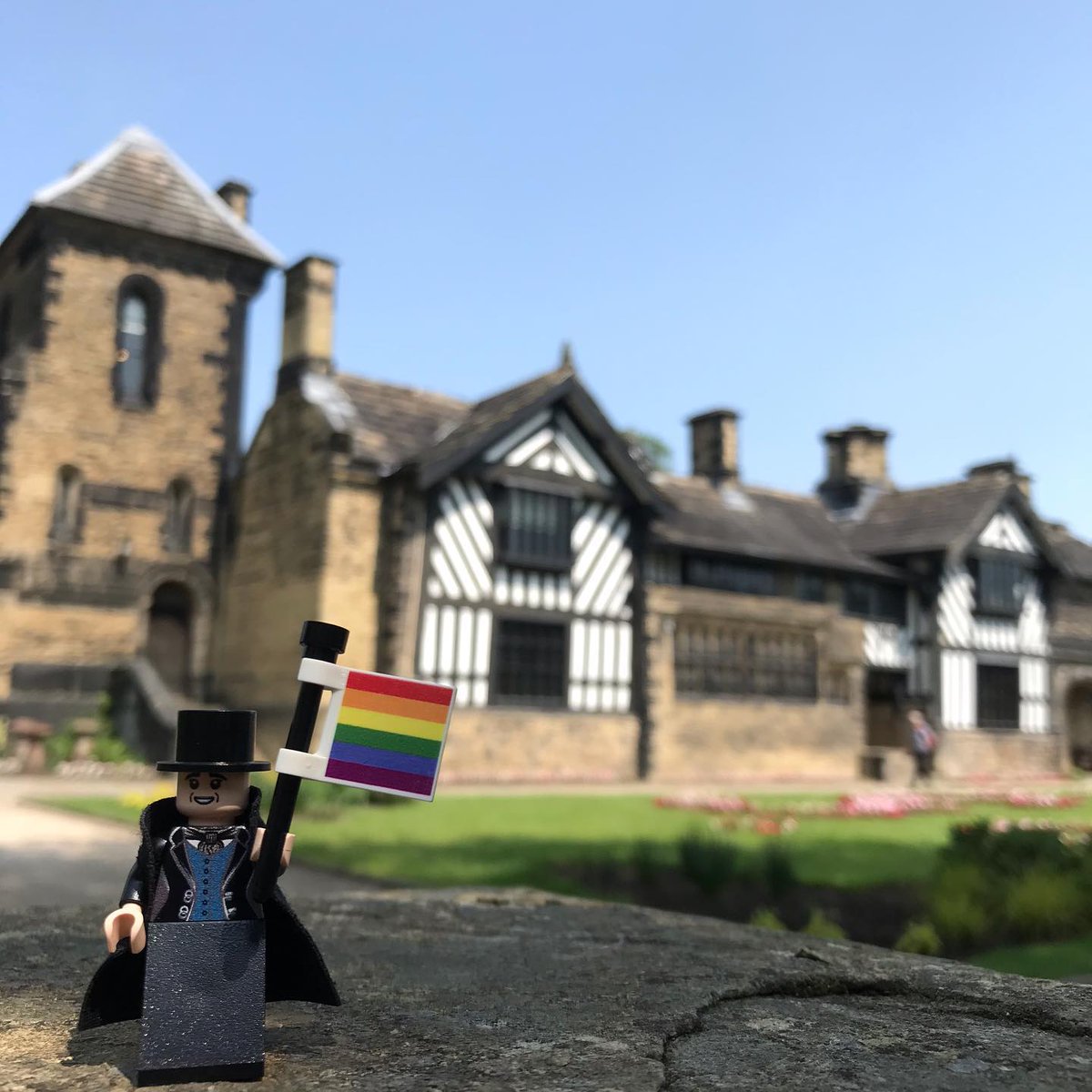 Unlock your imagination with our LEGO workshops! 🧱 Under the guidance of resident expert Michael LeCount, build your own minifigure or craft an Anne-Lister themed masterpiece to take home. 📅 Sun 7th Apr, 10:30 & 13:00 in the Crossley Gallery 🔗 ticketsource.co.uk/Calderdale-cul…