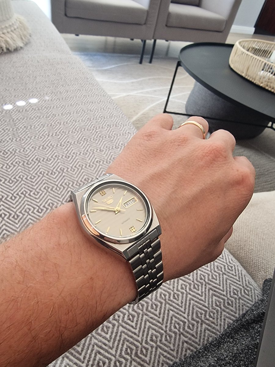 Alan__Laurie's tweet photo. Might be the most beautiful watch I've ever owned

#vintage #seiko #prx destroyer https://t.co/RoyqbhSGoo