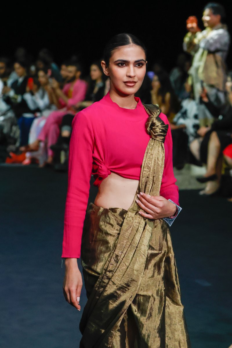 Lakme Fashion Week 2024: Day 2 Shines a Light on Sustainable Style Watch : youtu.be/gr6jaTNrrsY #UltimateFaceDefinition #LakmēFashionWeek #LFW #FDCI #lakmefashionweekxFDCI #lakmefashionweek #fashionnews #fashionweek2024