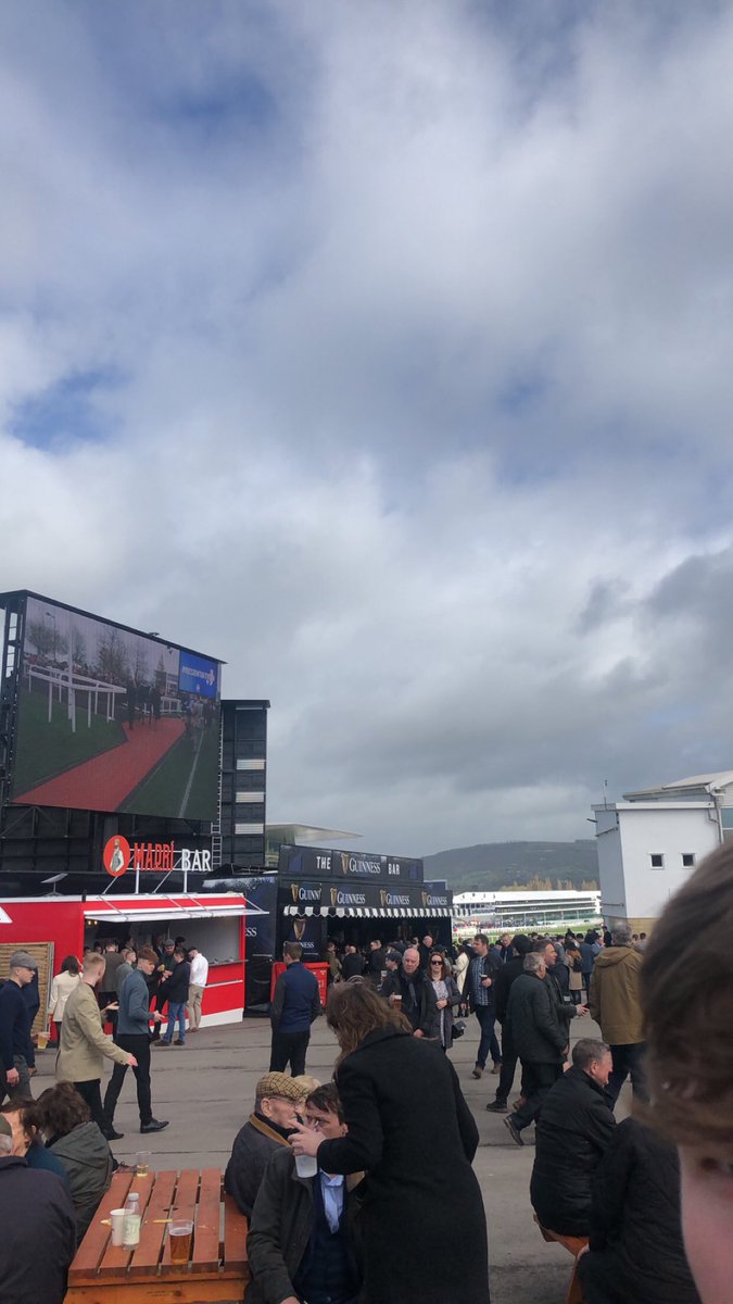 Gold cup day 💵🐎 #CheltenhamFestival