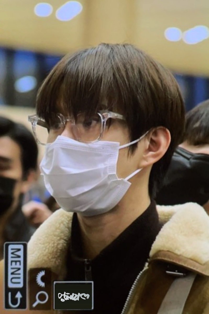 mungcherry's tweet photo. 240315 GMP 출국 정우 프리뷰

#정우 #NCT #NCT127 #JUNGWOO https://t.co/WX3CR1sNiZ
