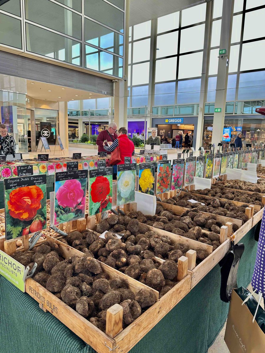 Experience the Home & Garden Show With over 40 stalls for a perfect Spring Refresh at Middleton Hall from the 15th to the 17th of March! 🌼 🎟️Admission: FREE 📍Location : Middleton Hall Full Details on our website :ow.ly/H9A250QU8O9