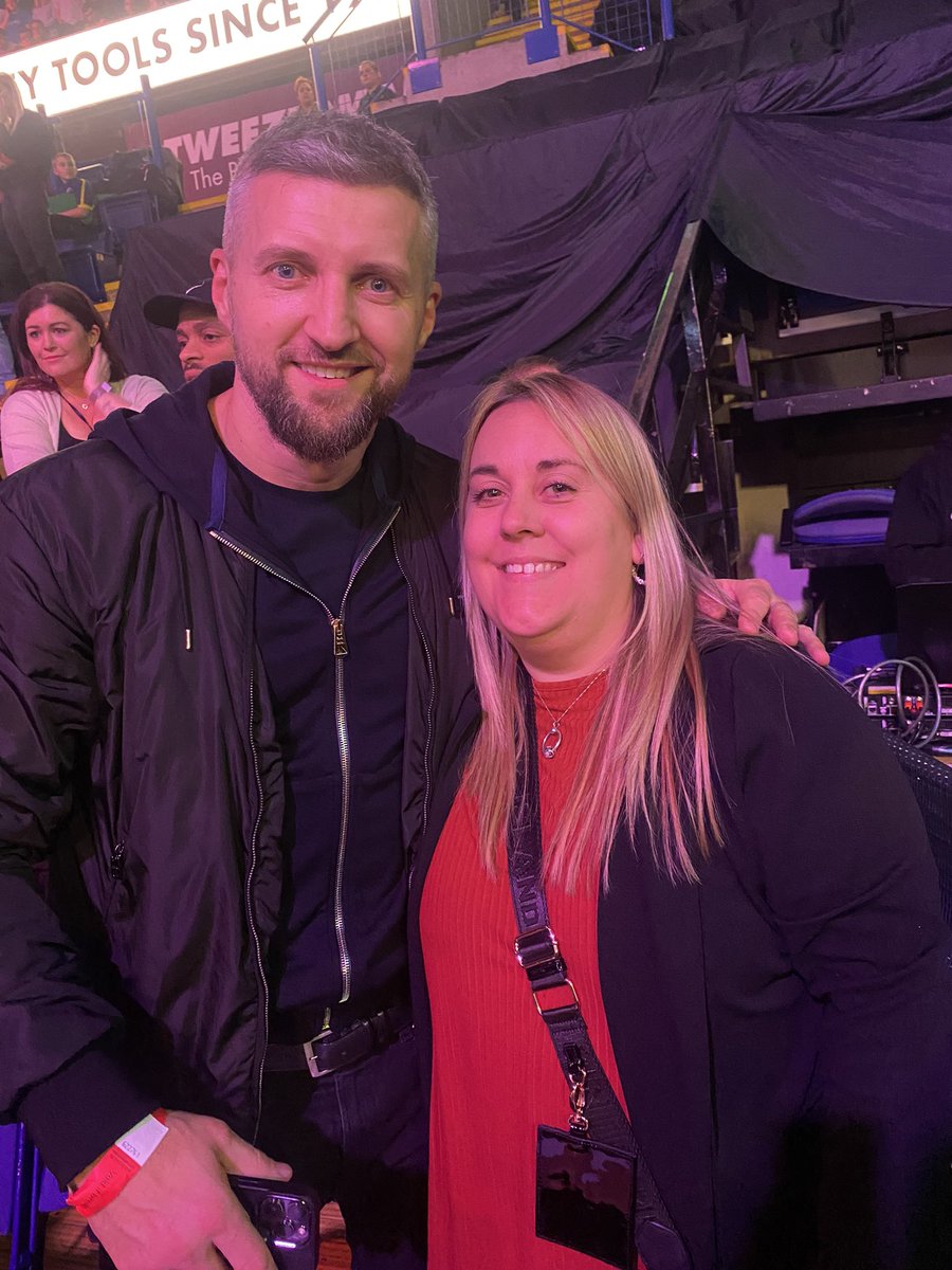 Good night at premier league darts another 2 points for luke and got to meet Carl 🥊😄