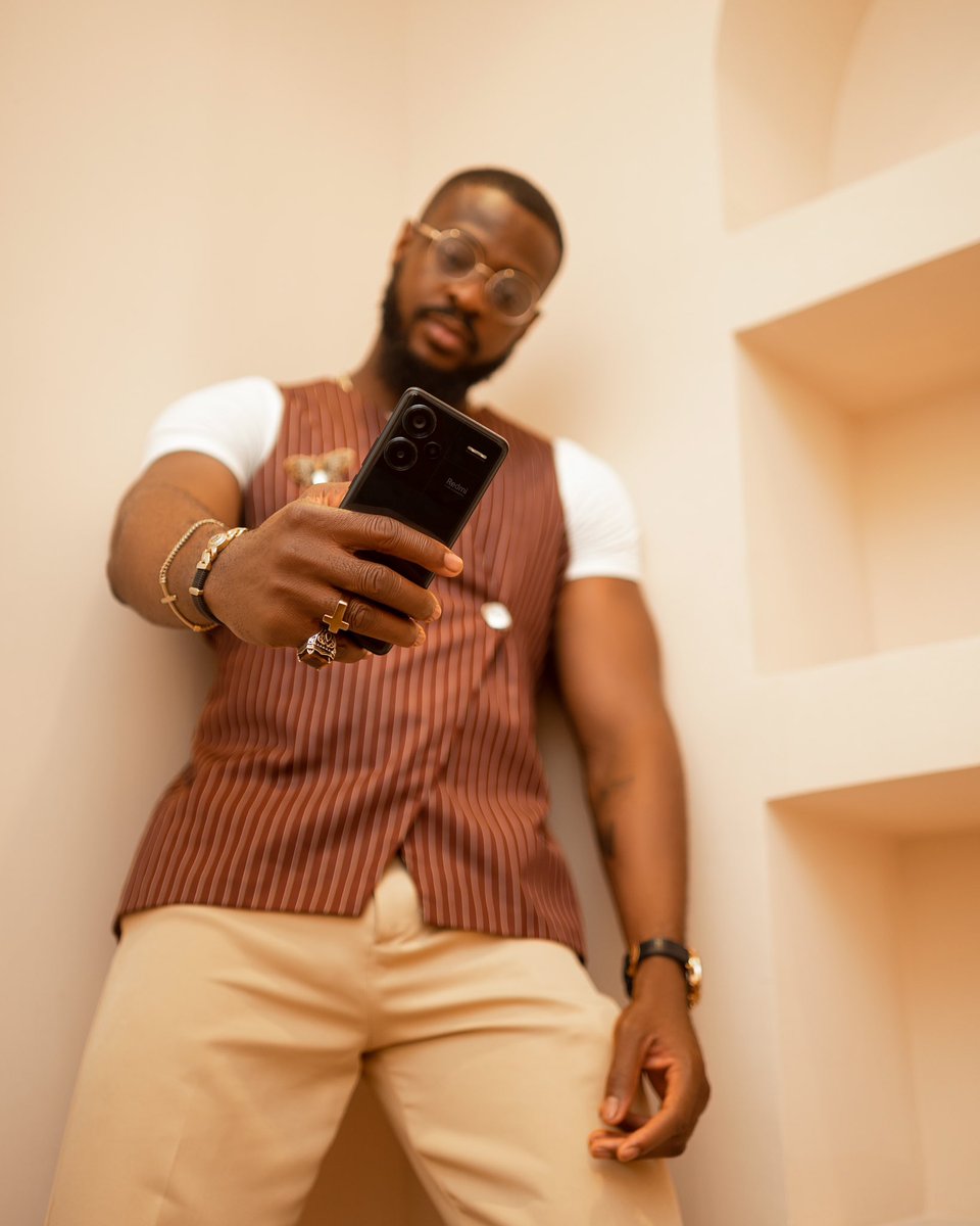 kingyemicregx's tweet image. Make every shot iconic with the  new Redmi Note 13 pro plus 5G from @xiaomi.nigeria.😍

Which slide is your favorite? 

#RedmiNote13ProPlus5G
#EveryShotIconic