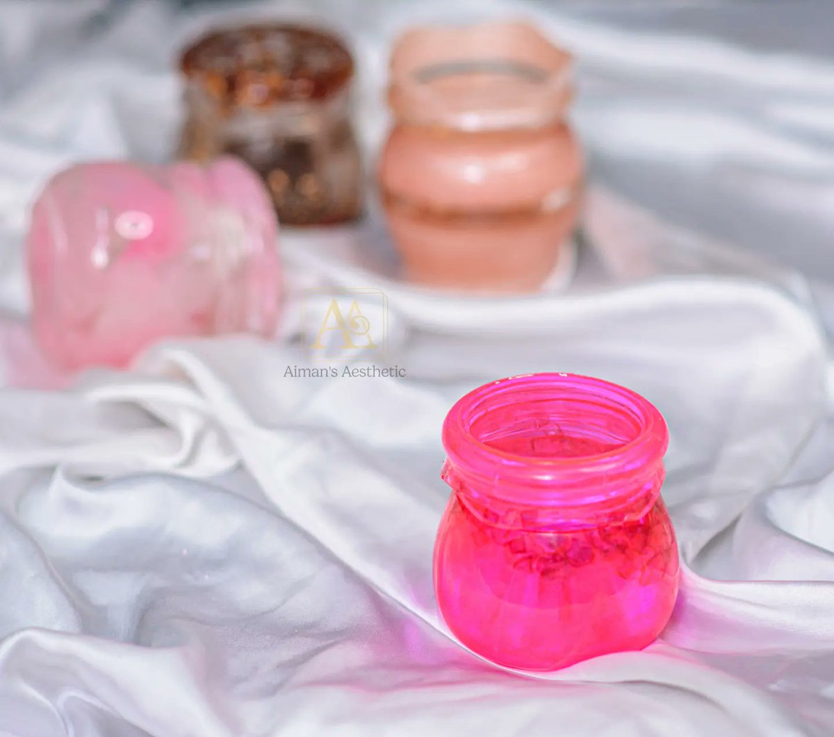 Aimi_Writes786's tweet photo. New Launch 😍🔥
   " Epoxy Resin Air Tight Mini Jars "

You can order single piece as well as set of 2 ,3 or 4 
In any color.
Can be used to store dry ingredients mainly.
#resinjars #epoxyresin #smallbusiness
#handmadecraft
#artandcrafts
#onlineorder #minijars https://t.co/eweQFBy8Si