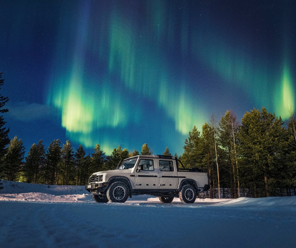 No terrain is too tough with the Grenadier Quartermaster pick-up as your companion – whether it’s the northern lights or the outback.