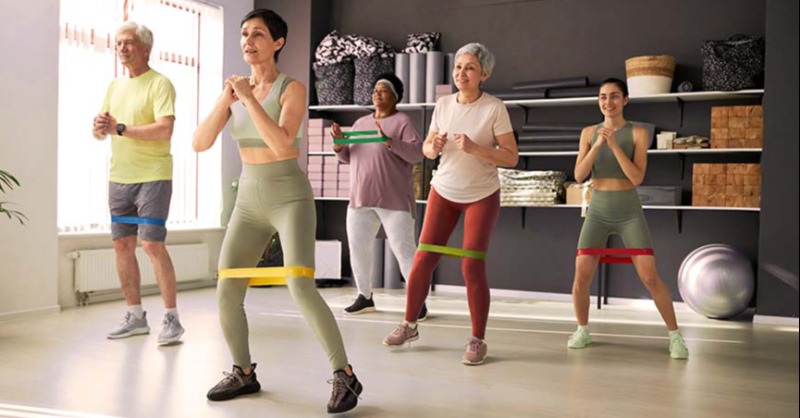 🧐¿Un remedio para combatir la celulitis? 

📢El deporte, combinado con una dieta saludable. Hoy te contamos algunos sencillos ejercicios para practicar en casa:

👉Ejercicio con step.
👉Sentadillas.
👉Ejercicio con elástico.
👉Lanzamientos laterales.