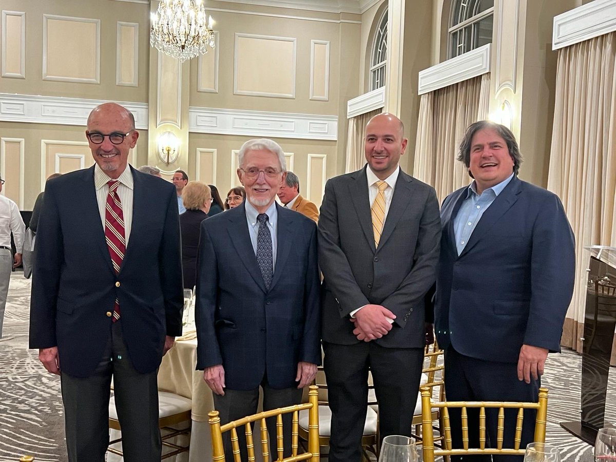 Honored to present the 17th Robert B Smith III, MD professorship at Emory. Dr Smith is a great leader in Vascular’s surgery and trained many prominent vascular surgeons in his 50 year career!
