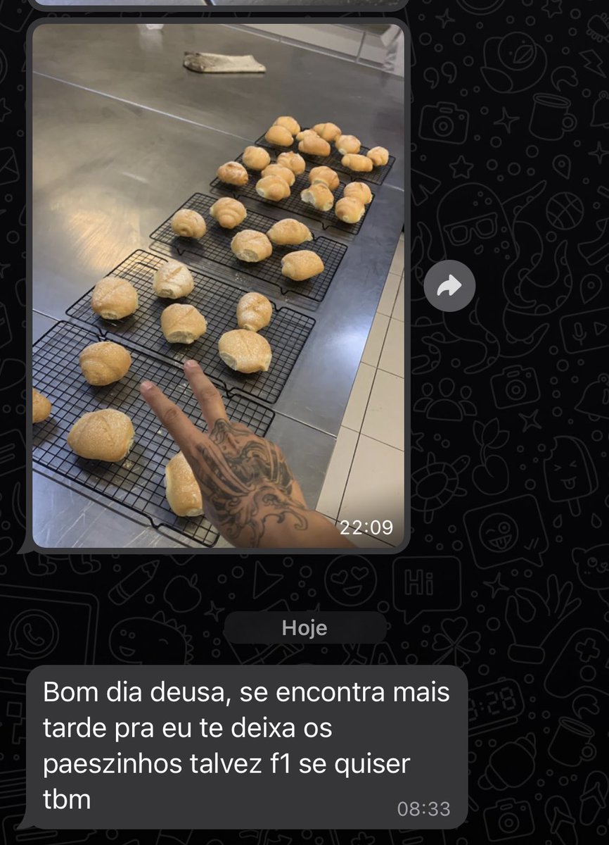tô de romance com um boyzin que cursa gastronomia o divo fez pão e vai trazer pra mim kakaka eu amei?? alimente a minha que você gosta 🥰🥰