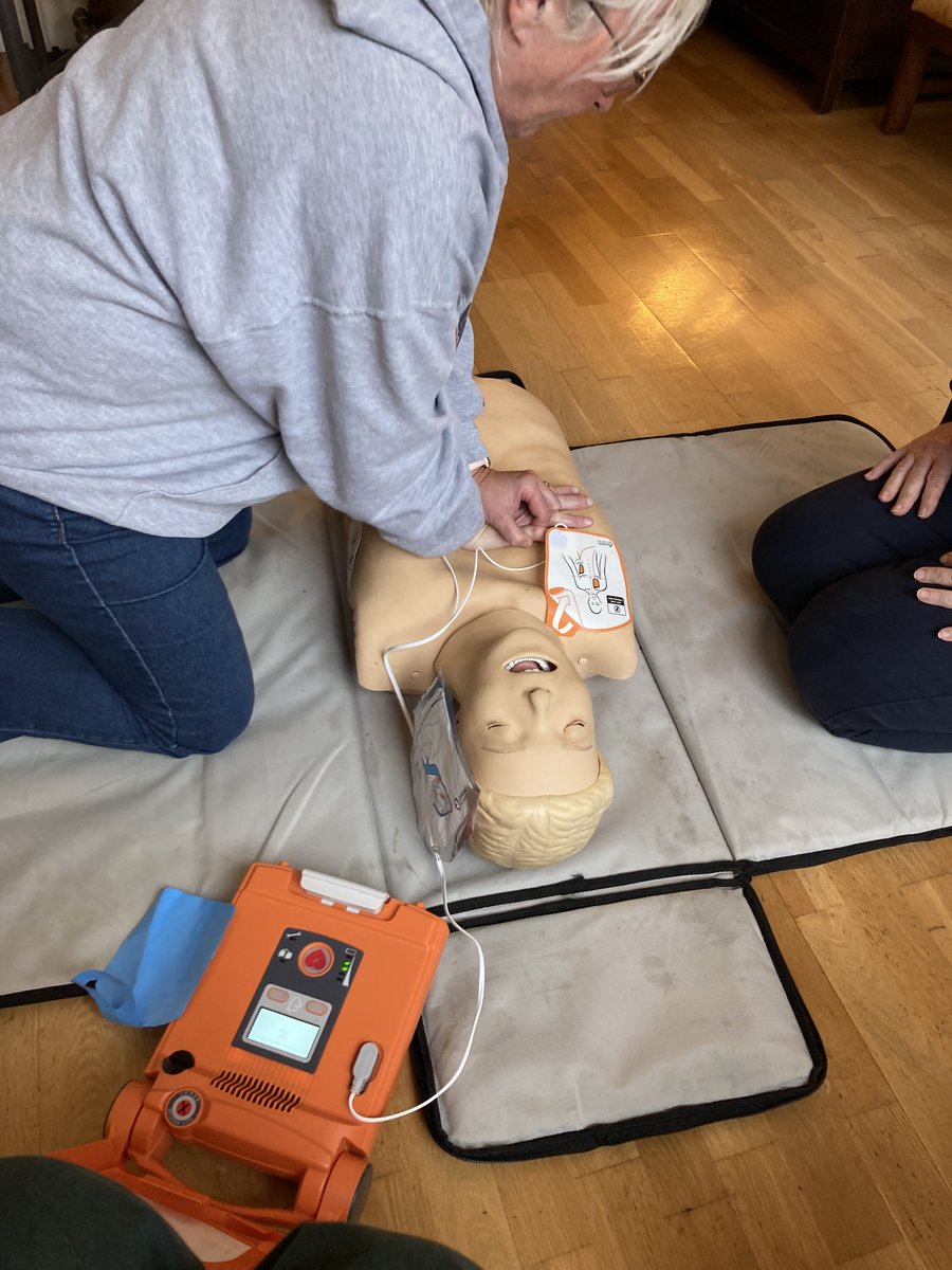 Ann hosted Intermediate Life Support (ILS) Training at Reginald O'Neill Dental Surgery earlier this week to a small group.

Find out more about our ILS Training and other programmes by emailing us > traineeast@eastamb.nhs.uk or calling us on 0300 790 6274 #ILS #TrainingCourse