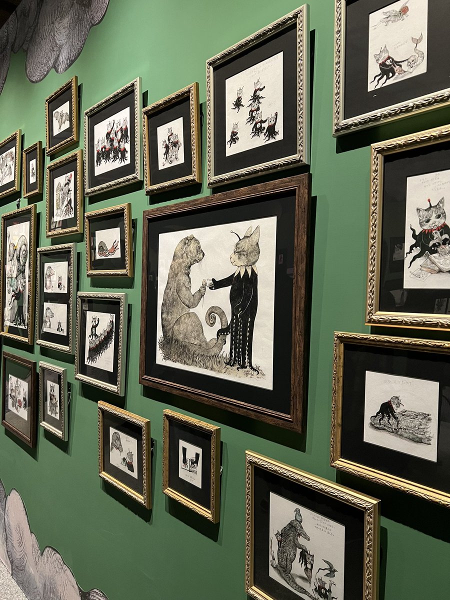 2049chinese's tweet photo. ヒグチユウコ展行ってきた
おもしろかった！
彼女の作品はいろんな媒体でよく見るけど、やっぱり自分の目でみると細密さがよく分かるし、気持ち悪さの絶妙なさじ加減がとても気持ちいい作品だと思う https://t.co/8nub47LBYU