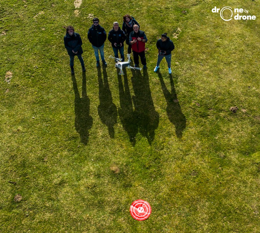 Drone by Drone ha apoyado al Curso de Especialización de #Drones que imparte el <a href="/fpbidasoa/">CIFP BIDASOA LHII</a> <a href="/dronesfp/">DRONES_FPEUSKADI</a> de Irún para la realización de vuelos mediante drones en espacio aéreo controlado o CTR 🚁 

👉 acortar.link/YFmHdN

#drones #UAS #formacion