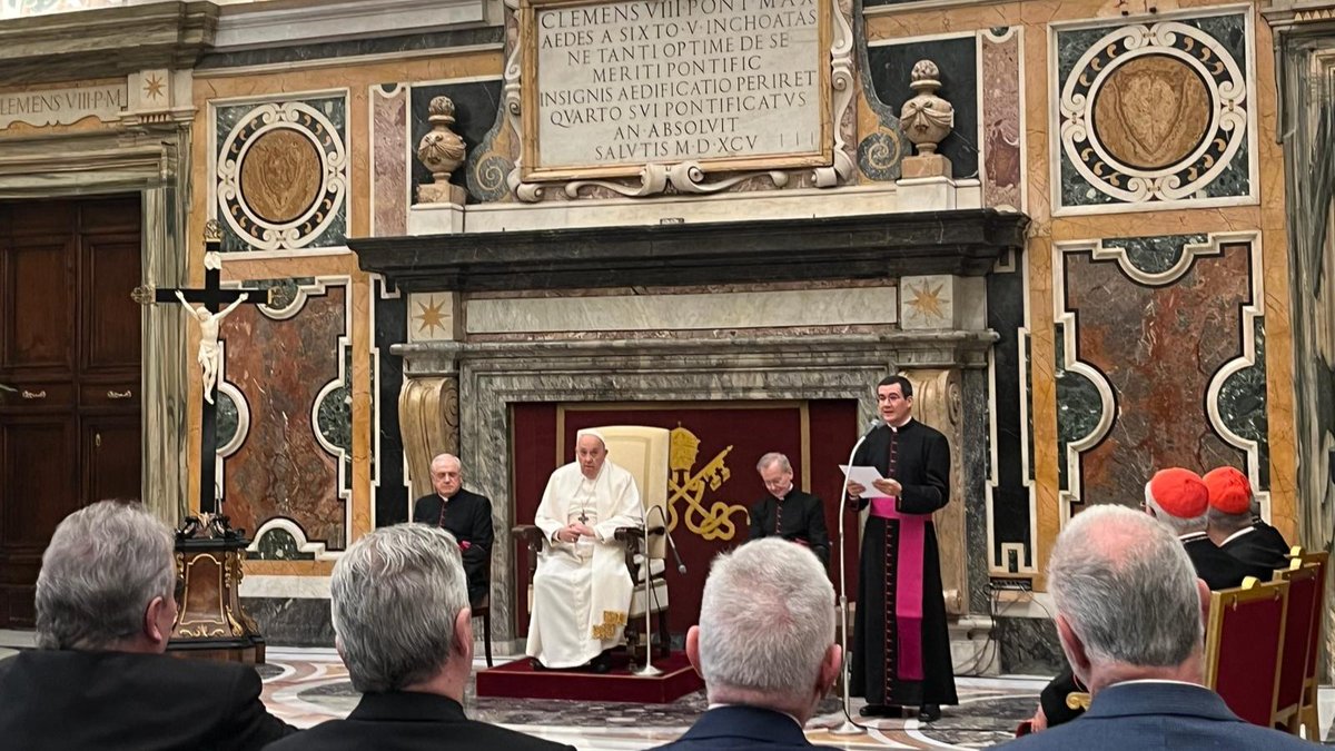 📷Papa Francesco ha incontrato in udienza i partecipanti alla Plenaria del Dicastero per l'Evangelizzazione, sez. I. «Tra qualche settimana renderò pubblica la Bolla d'indizione del Giubileo, lavorate perché emerga la forza della speranza»

➡️Leggi: shorturl.at/gqOV7