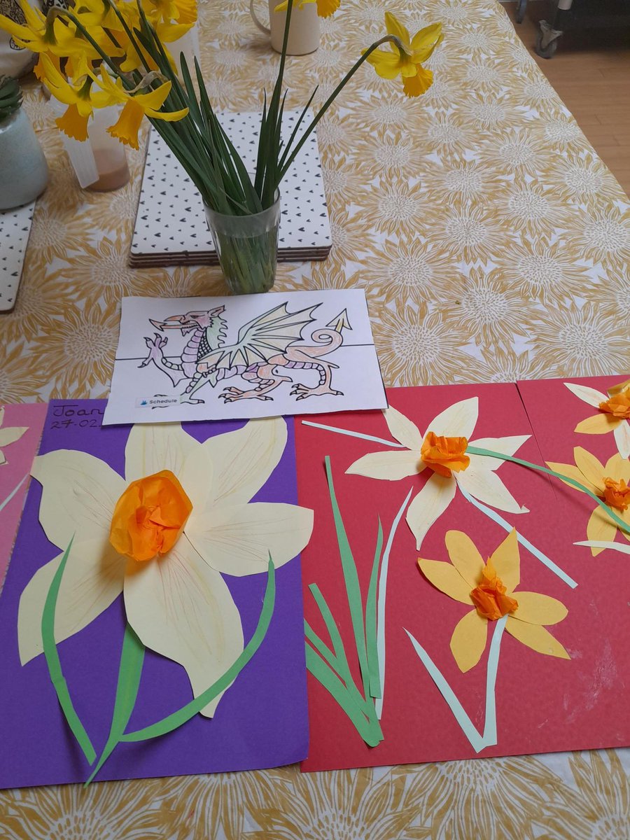 💚 St. David's Day crafting at James Page. 💚 Beautiful artwork created. Bring on the Spring! 🌺 Find our more about James Page House buff.ly/3zV0T2Z #ProudToBeParkhaven #charity #notforprofit #values #kindness #care #excellence #respect #compassion #dignity #choice