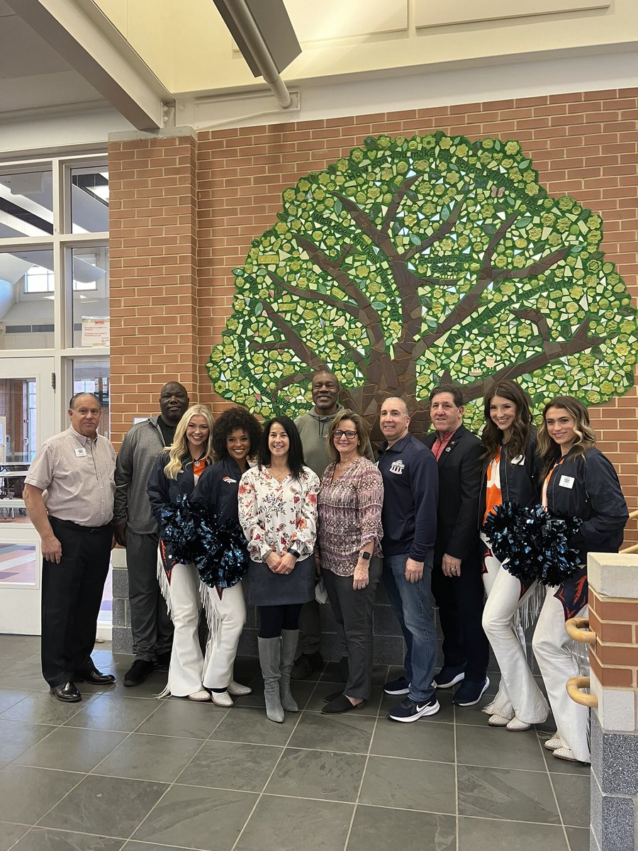 FrenchtownElem's tweet photo. @Broncos Cheerleaders visited Frenchtown yesterday and read to 3rd graders!! Thank you!! 📚💙🤍 #WomeHistoryMonth https://t.co/D2EXfv3IyC