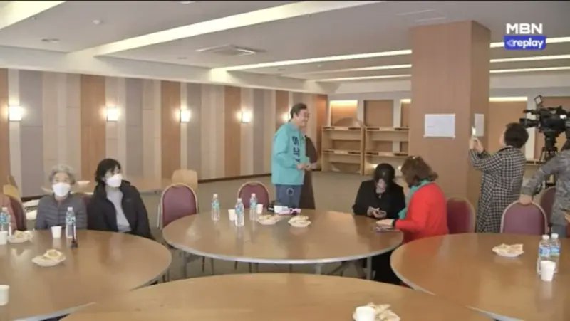 이낙연 주민간담회 근황

민의를 무시하면 이렇게 되는 겁니다.