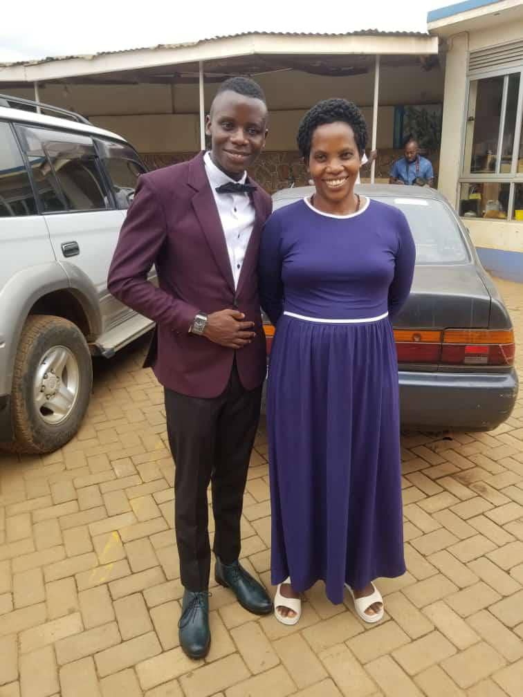 Uganda_Expozed's tweet photo. I regret to announce the passing on of my beloved Mother, which occurred today morning at Mulago hospital 😭.
*_Tentative program*._ 
*Vigil mass at 6pm in the evening at home in Kira Municipality, Mamerito road, kito road lane 8.*
*Then travel to kabale for burial* https://t.co/8bF88Kr7IO