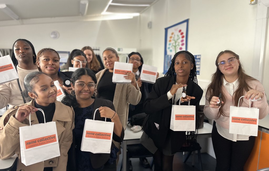 A huge thank you to ASME Clinic for their brilliant #InternationalWomensDay2024 careers event. Our students loved making their own skincare! 💜