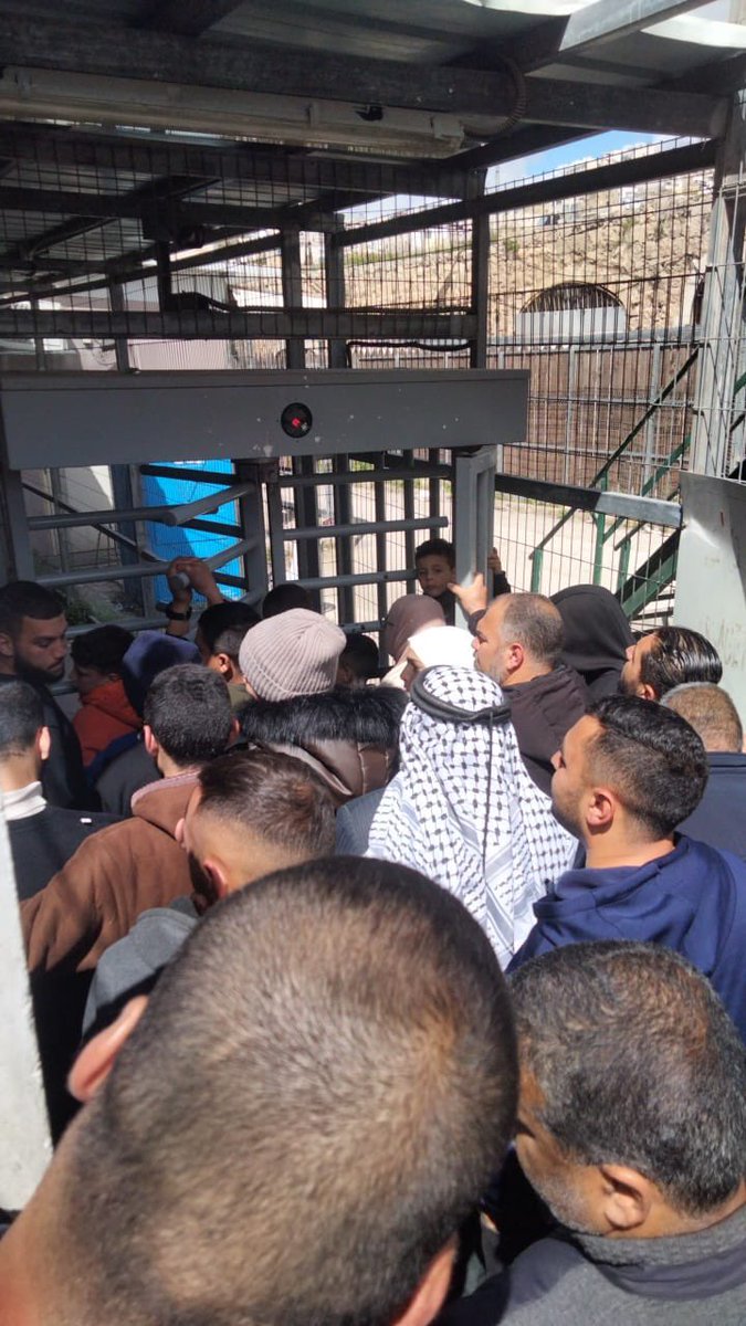 Today Friday , the Israeli settlers blocked the main checkpoint which leads to the Ibrahim mosque from the southern part of Hebron. They prevented the people from praying in the mosque. The Israeli army and police did nothing to them, but they closed the checkpoint.