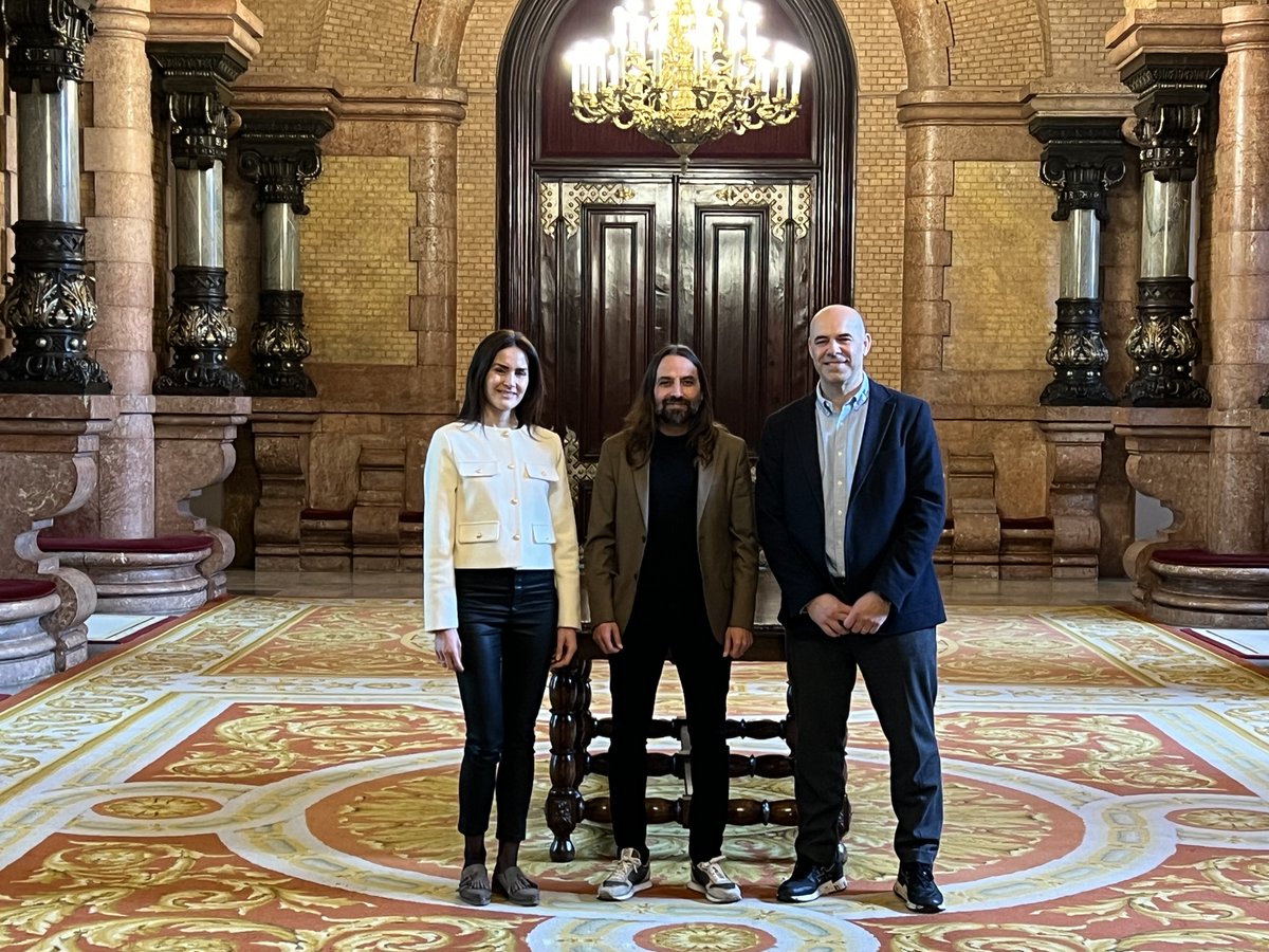 🆕@SCReuma i @SEReumatologia ens hem reunit amb el diputat @Esquerra_ERC per parlar del futur de la Reumatologia, la retenció de talent i la manca d'especialistes. Una trobada que agraïm molt 👏🏼 Esperem que els canvis polítics no la facin estèril Gràcies @Santandreuenc