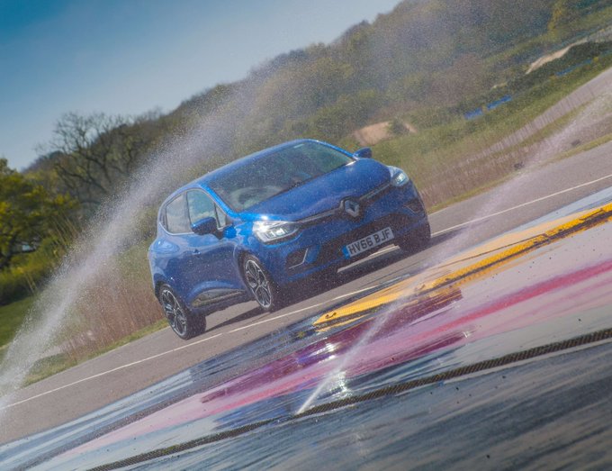 northantsfire's tweet image. 🚗 Are you aged 17-30 and want to learn lifesaving, practical driving skills? 

CarKraft workshops are held at the Porsche Experience Centre, at the iconic Silverstone race circuit.

For more information and to book a FREE place see: ow.ly/NFzz50QOG7r