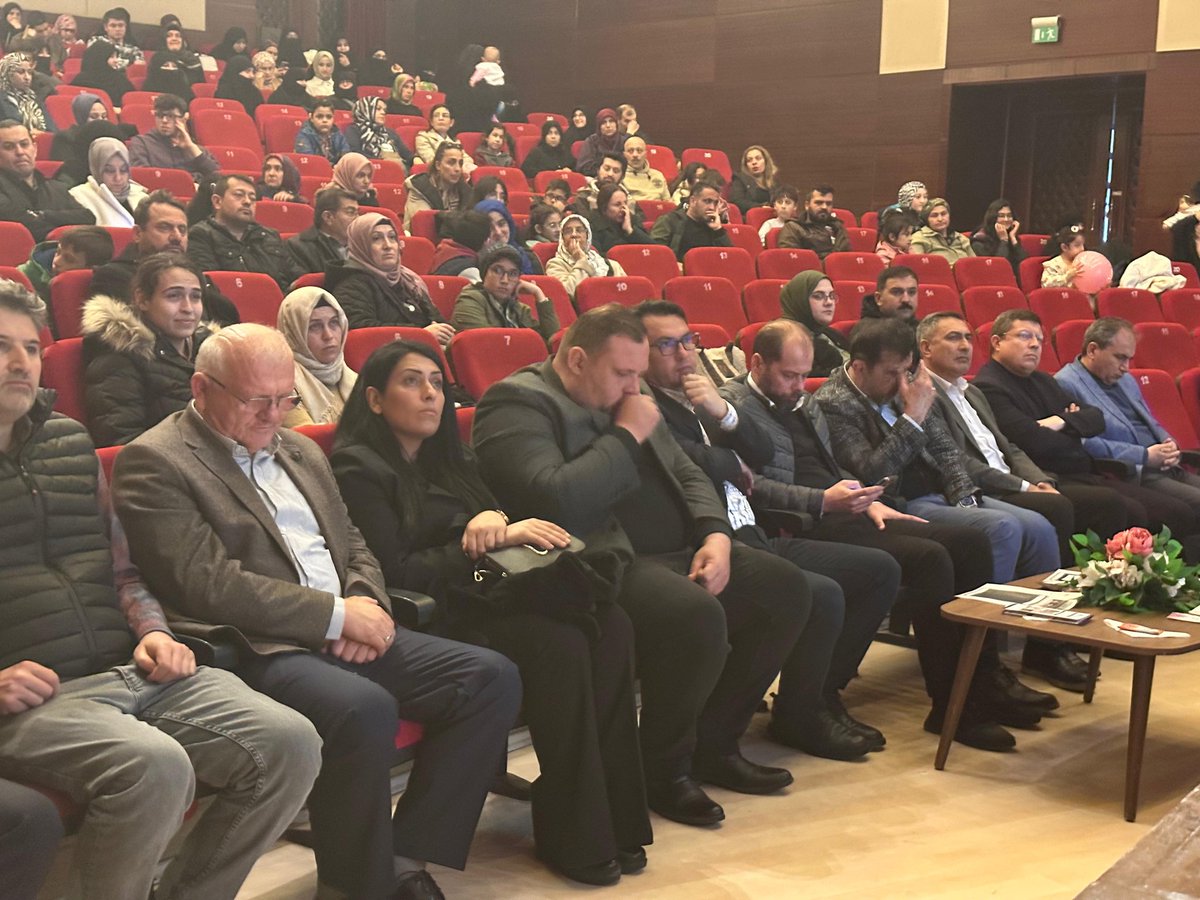 Aydınlık Yarınlara Kitap Okuma Yarışması (@a_yarinlara) on Twitter photo Kitap Okuma Yarışması Ödül törenini Uşak'ta icra ettik. Katılım gösteren İl Milli Eğitim Müdürümüze, Gençlik Spor İl Müdürümüze, Millet Vekillerimize, velilerimize ve yarışmaya iştirak eden okuyucularımıza çok teşekkür ederiz. Kitap Okuma Yarışması Ödül törenini Uşak'ta icra ettik. Katılım gösteren İl Milli Eğitim Müdürümüze, Gençlik Spor İl Müdürümüze, Millet Vekillerimize, velilerimize ve yarışmaya iştirak eden okuyucularımıza çok teşekkür ederiz.