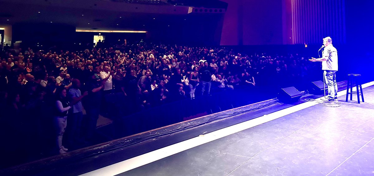 ⚡️Thank you for a truly electric night, Rochester⚡️You guys are amazing!! Maryland - you’re next!! See you tomorrow night! 🚨For more tour dates and tickets, go to jimbreuer.com🚨 #jimbreuer #standupcomedy #comedians #comedyshow #tour