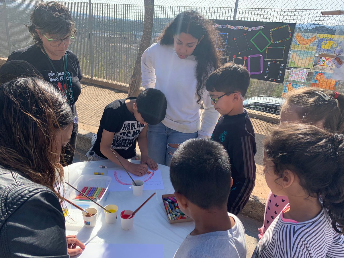 aliancesmagnet's tweet photo. 🎯Compartir el procés amb les famílies per prendre consciència dels aprenentatges

Va ser l'objectiu de la 2a Fira de projectes de l'@Escola_StIgnasi que va mostrar la pregunta, el repte, la xarxa de relacions, la documentació i els productes finals #eduquemambelcorcreixemjunts https://t.co/0Wm6lN0P5t
