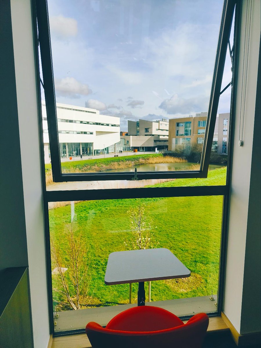 Looking for somewhere relaxing to study? Join us in the Ross Library, 1st Floor of the Lincoln Medical School. #uollibrary #lincolnmedicalschool #rosslibrary