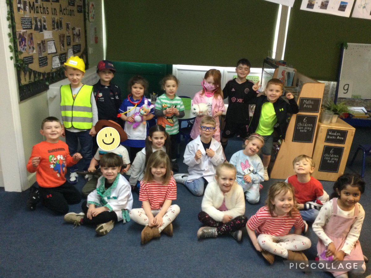 Science week🔭🧪 
Everybody looks fantastic in their different outfits 🥼🩺👩🏼‍⚕️👨🏽‍⚕️
#LoveLearnLive
#EYFS
#STMScience
#Scienceweek