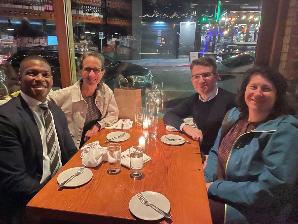 Delighted to host the ‘Master of Macrophages’ Dr. Jelani Zarif @Zarif_Lab @hopkinskimmel at @fredhutch for Prostate Cancer SPORE seminar! Thank you Jelani for coming, we learned so much! @Prostate_IPCR @PCF_Science